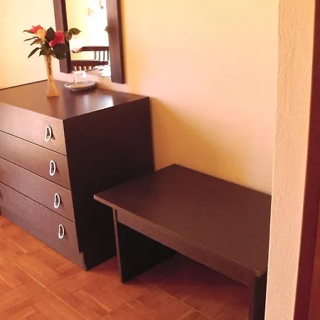 Rainha Santa Guest house *